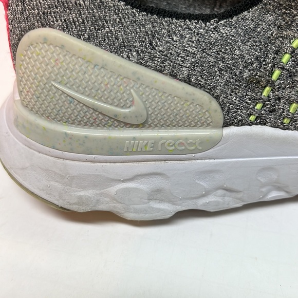 Nike Men's Gray React Phantom Run Flyknit 2 White/black-flash Crimson Sz. 6.5 - Picture 9 of 12